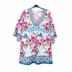 Rochie scurta de plaja, imprimeu cu flori si fluturi, roz verde
